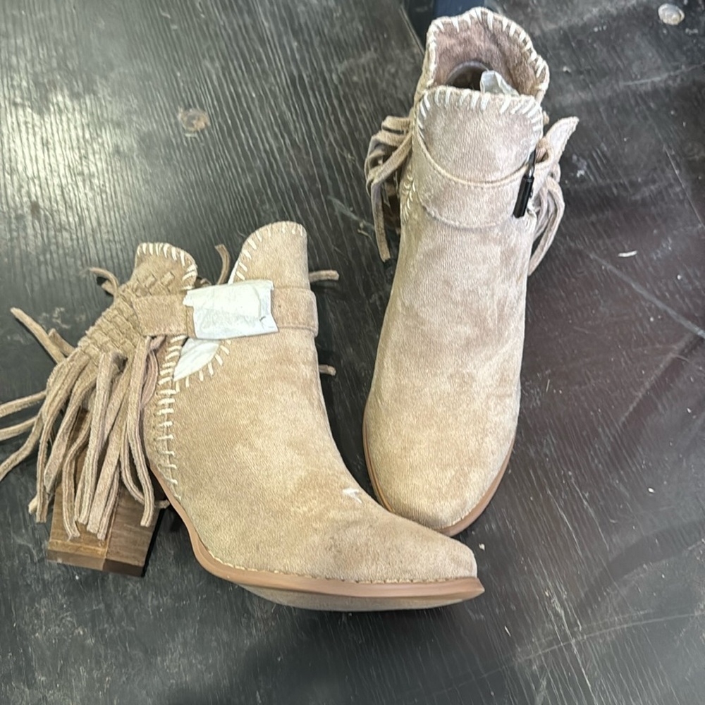Fringe heels